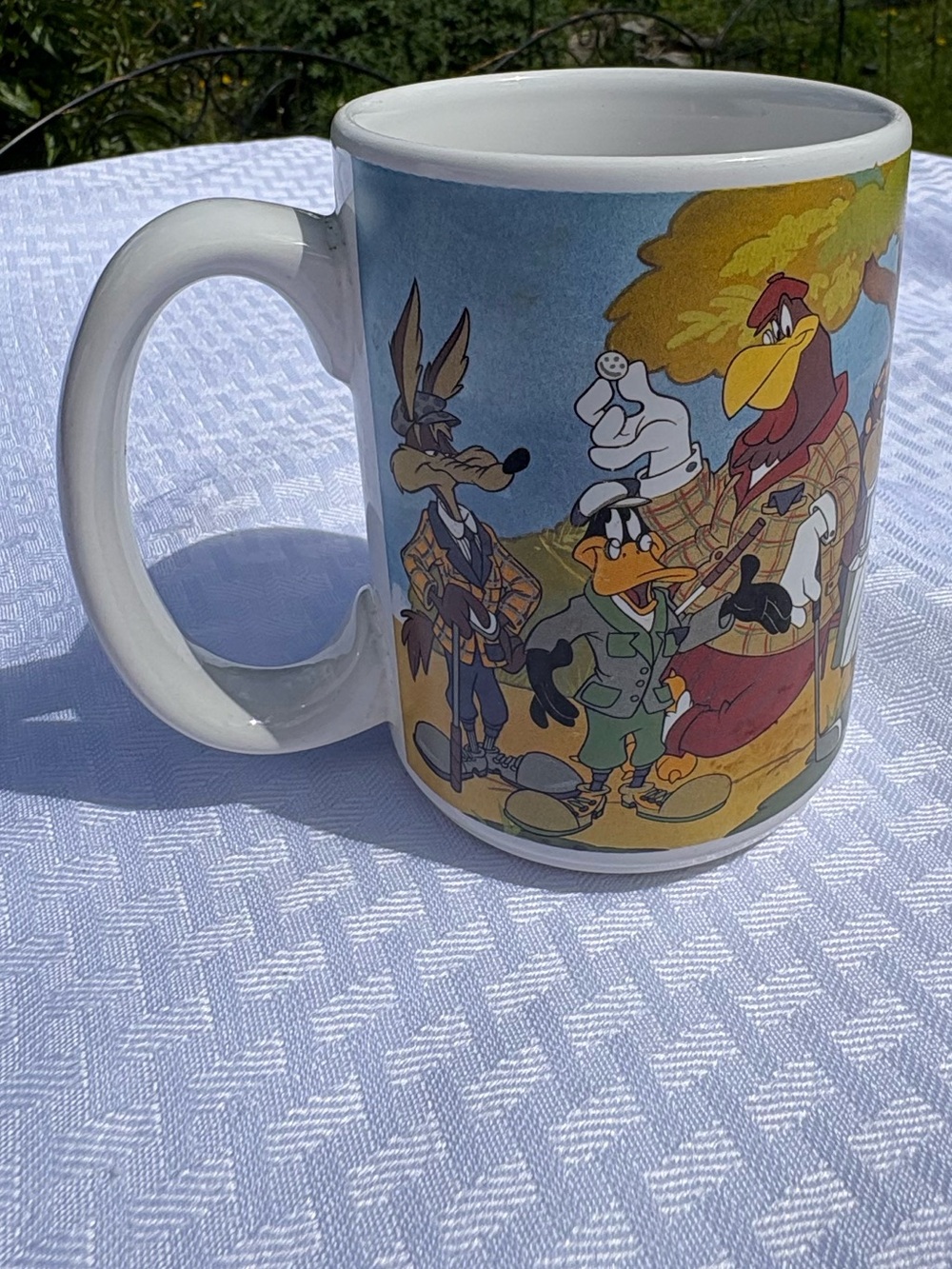 Warner Bros. Multicolor Looney Tunes Golf Scene Mug - vintage 1993